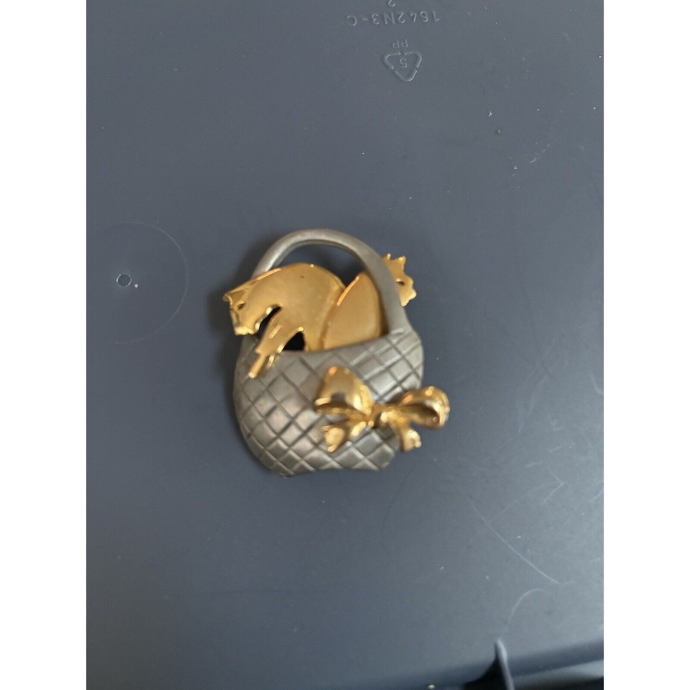 Signed Ultra Craft Cats Kittens In A Basket Pin Brooch